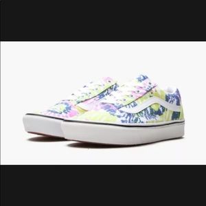 Brand New!!! Mens VANS  “Tie-Dye” COMFYCUSH OLD SKOOL SNEAKERS!!!